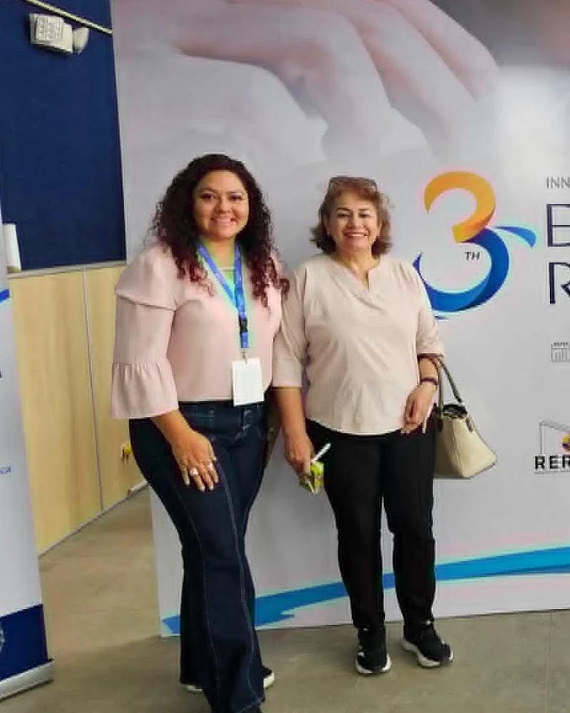 Dra. Evelyn Verónica Almeida en una actividad académica institucional.